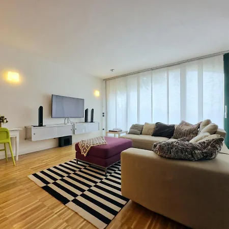 Charm: Modern With Parking! Arzignano